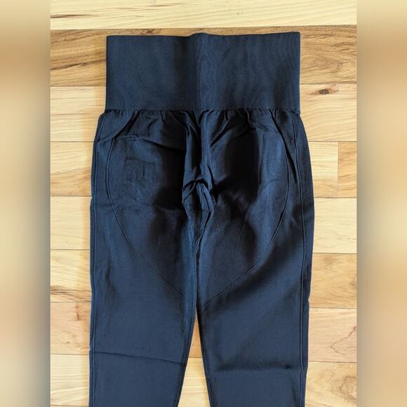 New Halara Seamless Leggings Size Medium - Picture 4 of 9